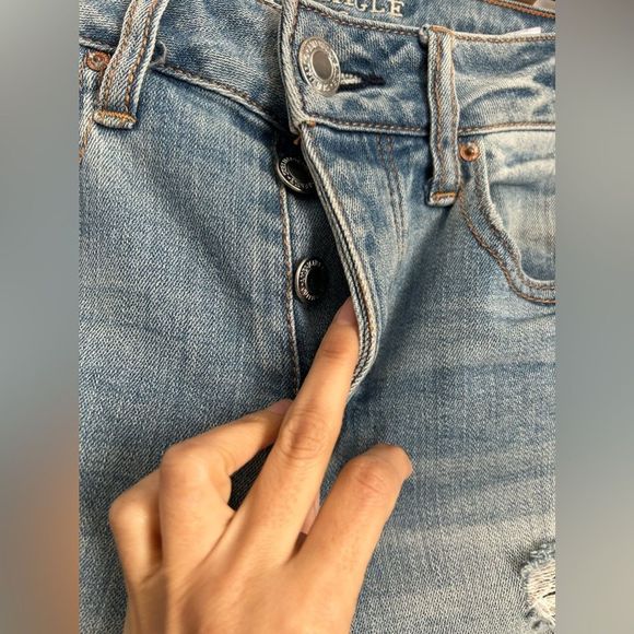 American Eagle Outfitters Tomgirl Destroyed Jeans - Picture 4 of 10